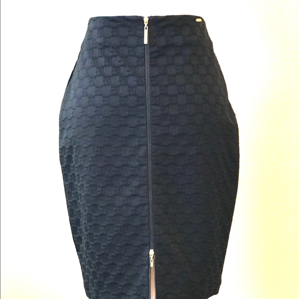 St. John Black Patterned Pencil Skirt